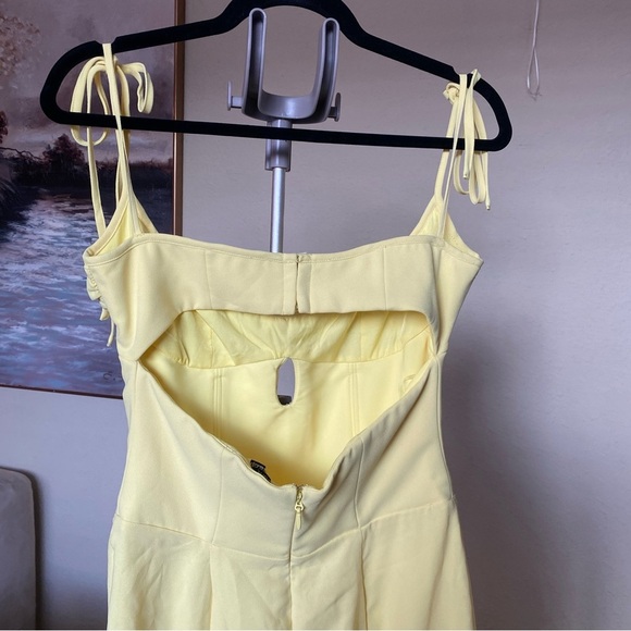 House of CB ‘Soren’ Buttercup Cutout Mermaid Midi yellow size XS‎ - Picture 9 of 11